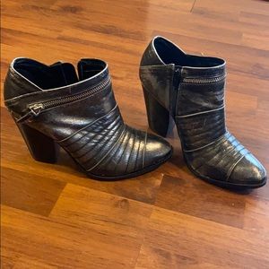 Ankle heeled boots